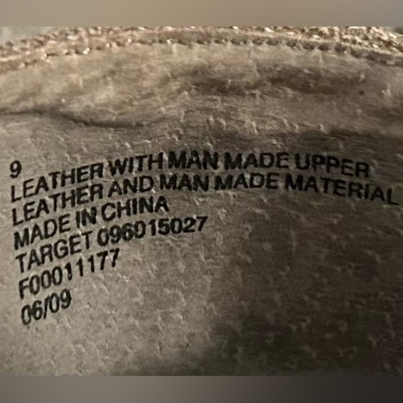 Merona Gray Suede Shoes. Size 9 - Picture 3 of 11